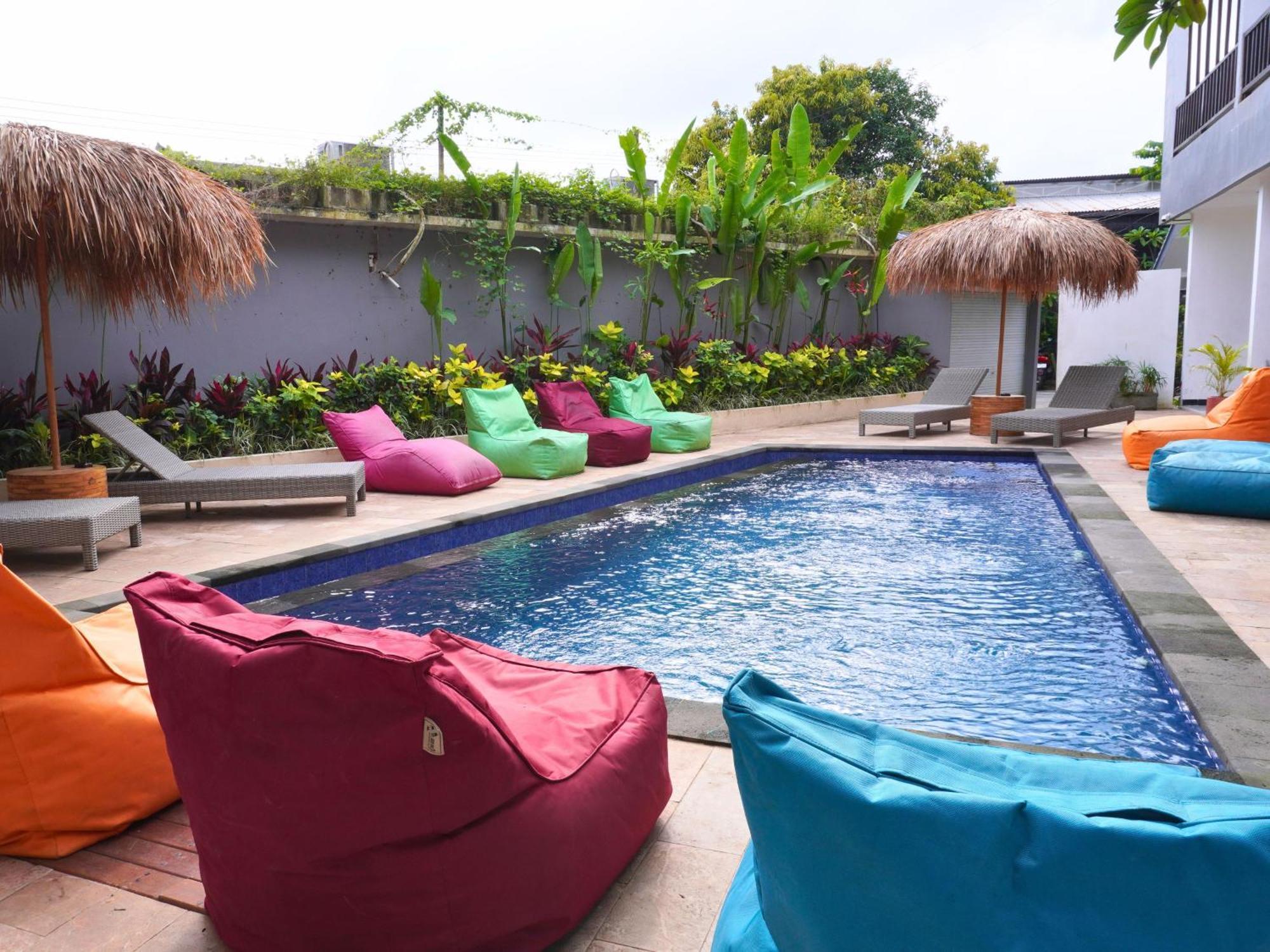 Summer Of Surf Hostel Uluwatu Ungasan Exterior foto